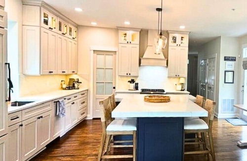 Murray Hill House | Murray Hill Gem - Your Commissioning Week Home Away from Home