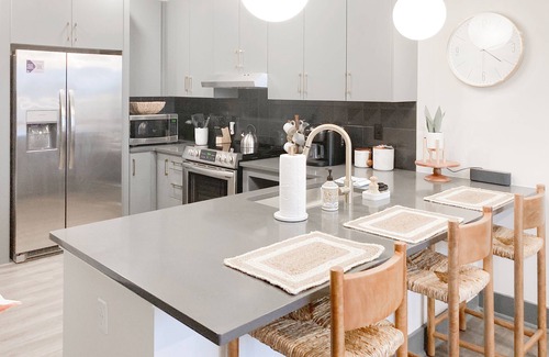 Rolling Mill Hill Condo | Muse | Contemporary condo in central location with rooftop lounge & central AC