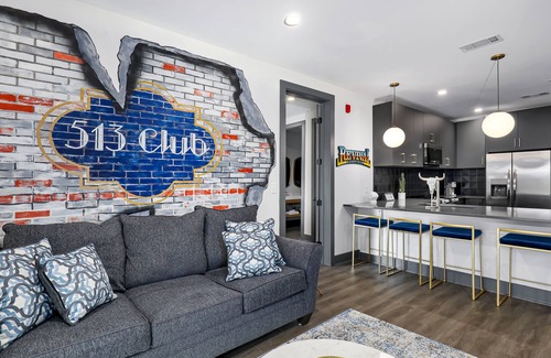 Rolling Mill Hill Condo | Muse | Rockstar downtown condo with private balcony, central AC & gym