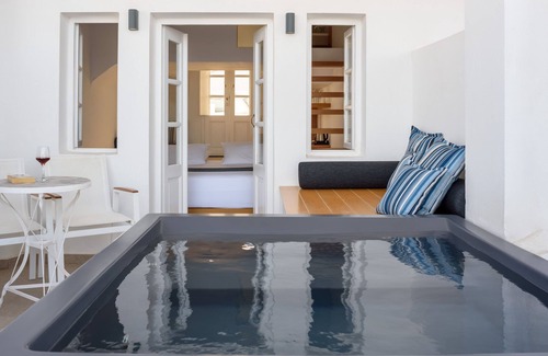 Oia Apartment | Muses Cycladic Suites - Compact Two-Bedroom Sea View Suite with Outdoor Hot Tub