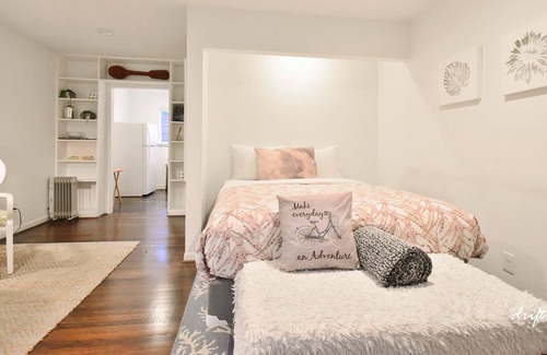 Boulevard Oaks Apartment | Museum District| Pool,Patio,WiFi,SmartTV,Park Spot