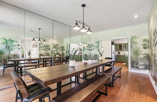 Oak Shores On Lake Austin House | Music Festival - Hiking - Scenic - Pools - Lake - Sleeps 16