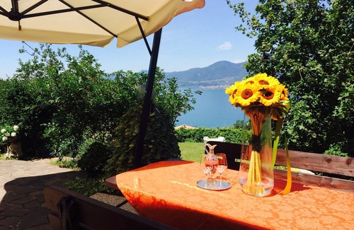 Torri del Benaco Villa | Musik suite with lake view