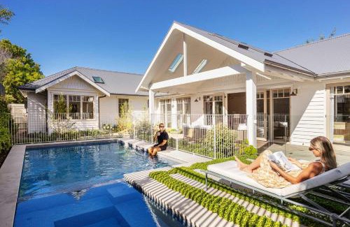 Mount Martha House | Muskoka Luxe Retreat with Pool Spa & Fire Pit