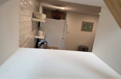 Vineyard Haven Apartment | MV Modern Queen 1BR and Qu. sofa bed private bedroom apartment sleeps 4 to 6