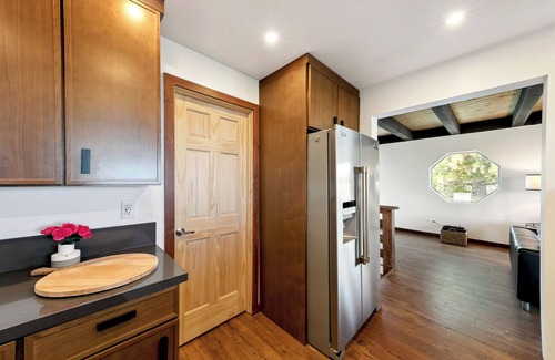 Tahoe Village House | MV55 Lakeview townhome on the Ridge with Hot tub