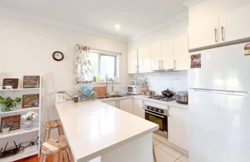 Clayton South House | MVC3 upstairs Shared 3B2B family home