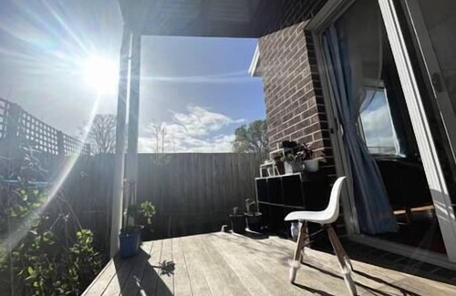 Clayton South House | MVC3 upstairs Shared 3B2B family home