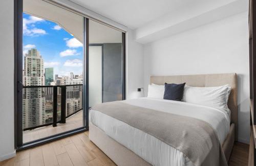 Downtown Miami Apartment | MVR - 5-Star Stay with Resort Pool & Ocean Views