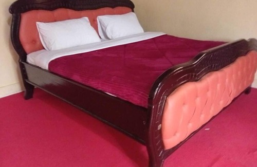 Nanyuki Bed & Breakfast | Mwari Twin Cottage