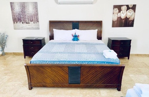 Manati Hotel | MwPi 204 Honeymoon Suite with Jacuzzi / Manati World Point Inn
