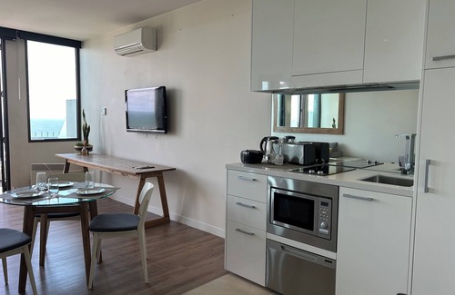 Frankston Apartment | My happy place-Charming 1-bedroom apartment in lovely Frankston with AC
