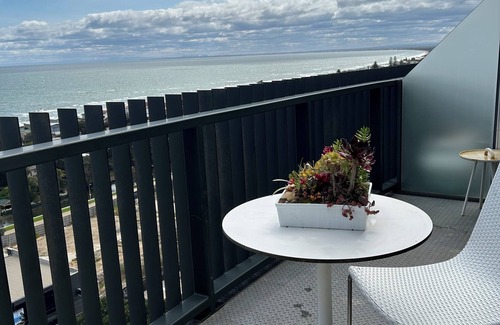 Frankston Apartment | My happy place-Charming 1-bedroom apartment in lovely Frankston with AC