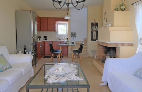 Plaka Villa | My Plaka Beach Vacation Home