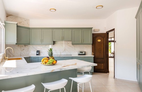 Son Carrio Villa | My Rental Homes | Villa Fountain with private pool and Jacuzzi