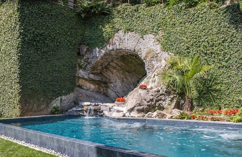 Laglio Villa | My Rental Homes - Villa Traversi with pool, jacuzzi, garden and view of the Lake