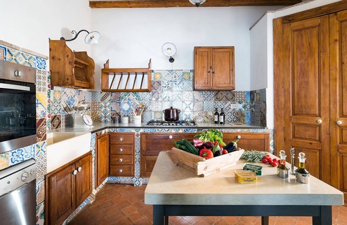 Coste Villa | My Rental Homes - Villa Pisacco with spacious equipped terraces and saltwater pool