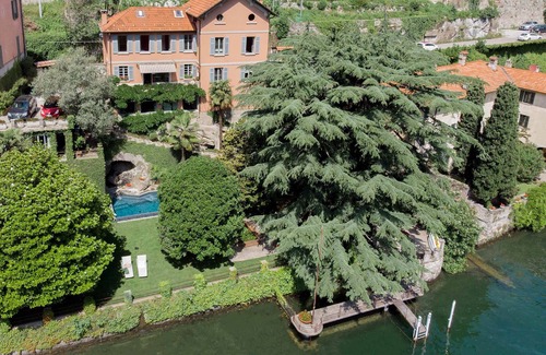 Laglio Villa | My Rental Homes - Villa Traversi with pool, jacuzzi, garden and view of the Lake