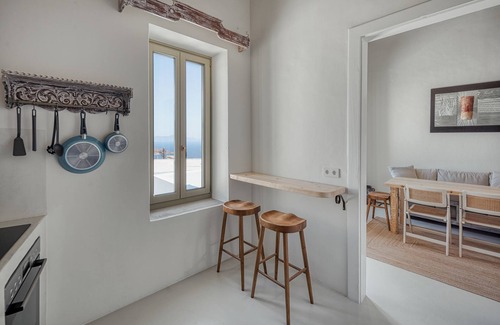 Serifos Apartment | My Secret Mojo 2 – Stylish Serifos Home with Balcony & En-Suite Comfort