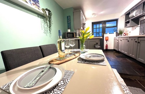 Trefor Cottage | Mynydd a Mor, Mountains and Sea, Llyn Peninsula, North Wales cottage.