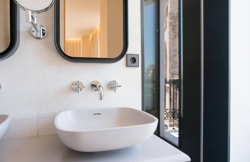 Barrio del Carmen Hotel | MYR Puerta Serranos