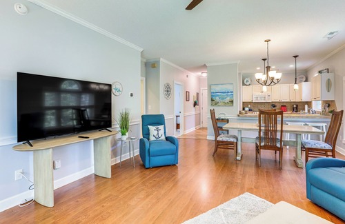 Myrtle Beach Condo | Myrtle Beach Condo w/Pool: 7 Mi to Downtown!