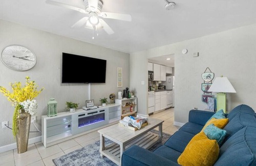 Myrtle Beach Condo | MYRTLE BEACH OCEANFRONT KING WITH GREAT AMENITIES!