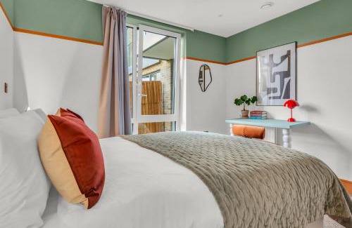 Limehouse Apartment | MySquare Two Bedroom Apartments in Limehouse