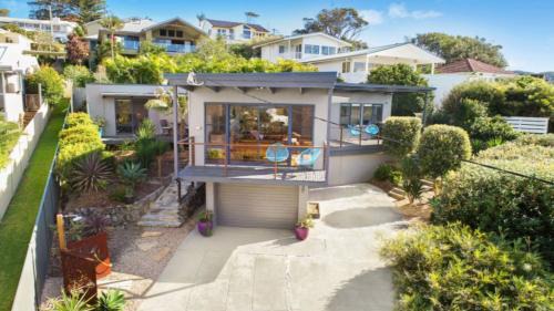 Wamberal House | Mystic Waves Wifi , Pet Friendly Accom Holidays