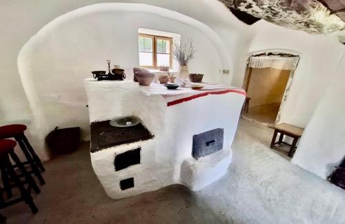 Pecsely House | Nádtető Napsugár