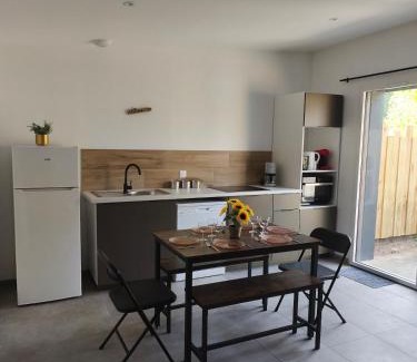 Les Epesses House | Néphélie - Logement D - Climatisé Terrasse Parking
