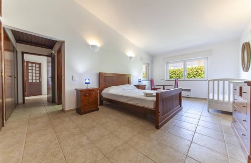 Ameijeira Apartment | N - Bedroom 4 in the Astonishing Bayview Guesthouse