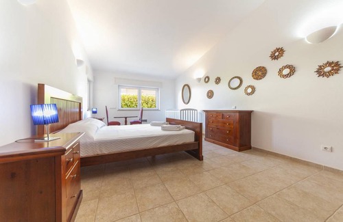 Ameijeira Apartment | N - Bedroom 4 in the Astonishing Bayview Guesthouse