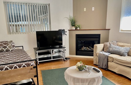 Northgate House | N Seattle home-Master Suite&Large living space