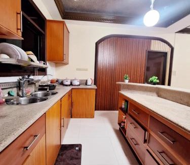 Poblacion District House | N6 Transient House Apartment Room near Abreeza Mall SPMC USEP SM Lanang