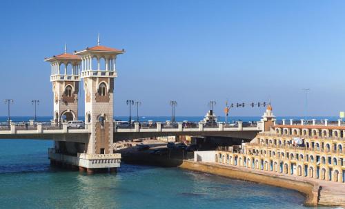 Alexandria Apartment | Nabeel Homes - Panoramic Seaview Condo in Stanley