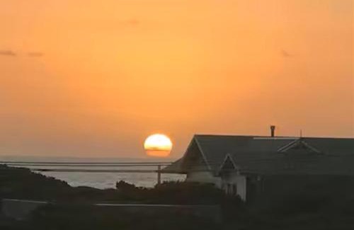 St. Andrews Beach House | Nalu Retreat Luxe Beach Escape Steps From Ocean