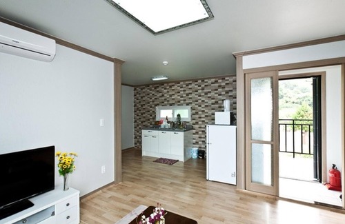 Namhae House | Namhae Seomnara Hayanjip Pension