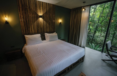 Vientiane Prefecture Hotel | Nampien Yorla Pa