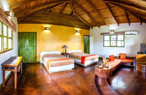 Fronteras Hotel | Nanajuana Río Dulce