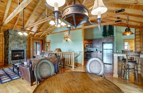 Almond Cabin | Nantahala Gorgeous - Free Whitewater Rafting Passes + Peaceful Cabin with