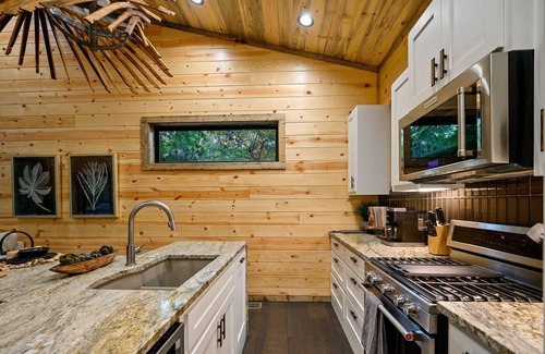 Pickens Cabin | Napa Valley Retreat in Hochatown/Broken Bow,OK