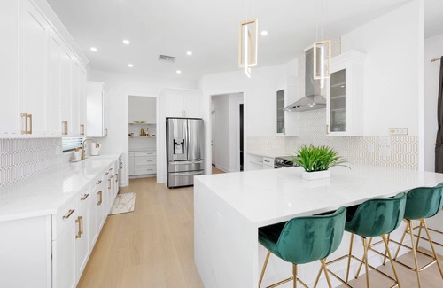 Naples Park Ski Chalet | Naples Amore - Heated Pool/Spa, Pizza Oven, Playground, EV Charger, Grill, 5BR