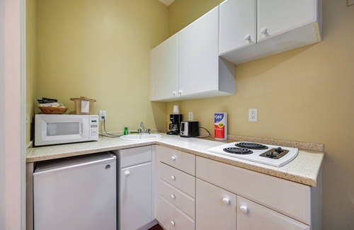 Naples Apartment | Naples Escape w/Community Pool & Marina View!