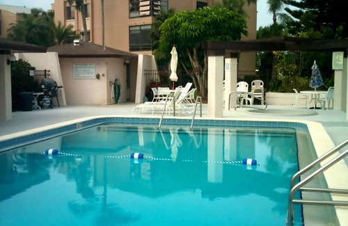 East Naples Condo | Naples-January price lowered! 2 br/2ba, w/pool, W/D, own parking, pet OK too