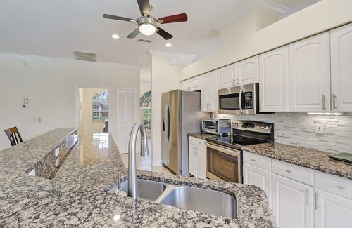 Central Naples House | 'Naples Paradiso'. Remodeled villa.heated salt water pool/spa extra large lanai