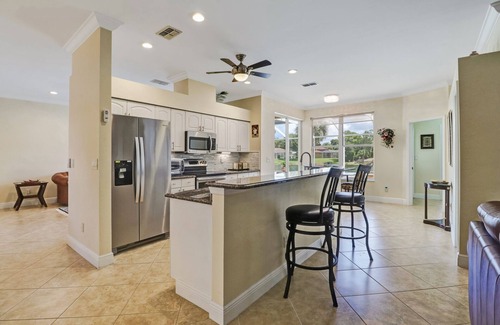 Central Naples House | 'Naples Paradiso'. Remodeled villa.heated salt water pool/spa extra large lanai