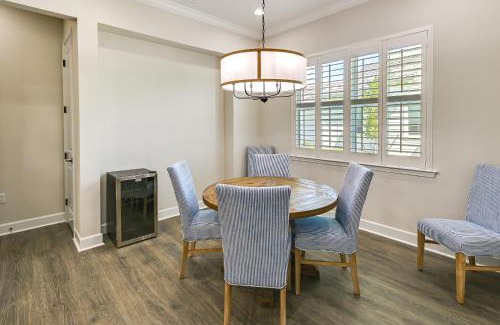 Naples House | Naples Retreat with Community Perks 6 Mi to Beach!