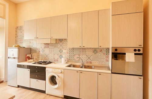 Vasto Apartment | Napoli Fuori - One Bedroom Apartment, Sleeps 4