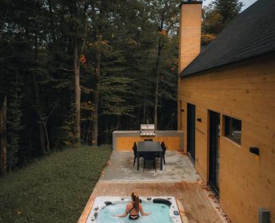 Lac Superieur Village Ski Chalet | Naro Cabin